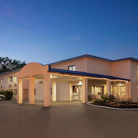 The Cayuga Inn At The Finger Lakes Auburn Dış mekan fotoğraf
